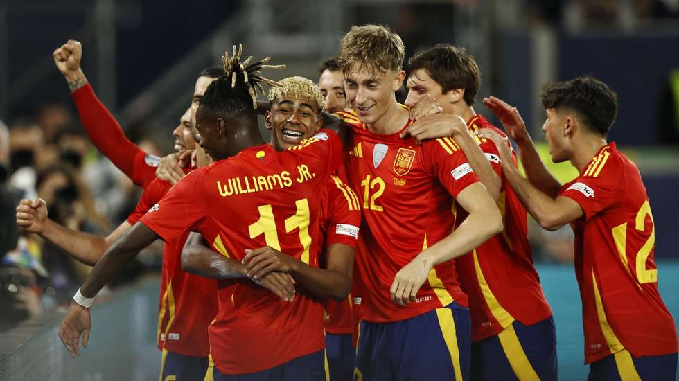 Lamine Yamal bisou num jogo em que a Espanha voltou a ser fortíssima em termos ofensivos e foi o MVP do triunfo frente à França na reedição da final da Liga das Nações de 2021