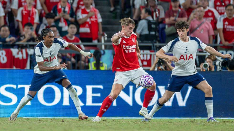 Viktor Gyökeres entrou aos 76', durante a paragem para hidratação, e não conseguiu evitar a derrota do Arsenal frente ao Tottenham em Hong Kong