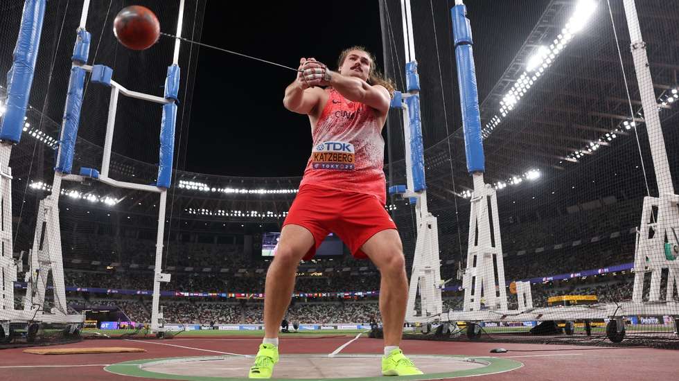 Ethan Katzberg voltou a dar mais uma medalha de ouro ao Canadá nos Mundiais, depois de ter sido campeão mundial em 2023 e campeão olímpico em 2024