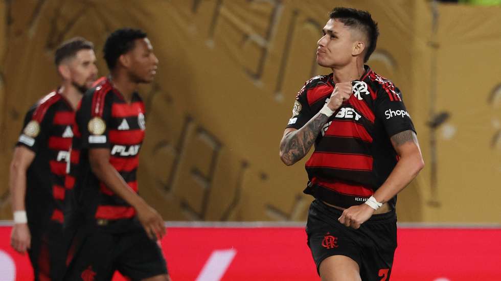 Luiz Araújo teve um papel fundamental no triunfo do Flamengo com um golo e uma assistência frente ao Espérance Tunis