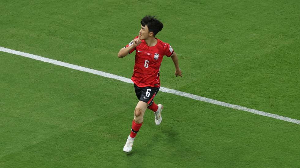 Hwang In-beom foi a chave na estreia da Coreia do Sul no Mundial com um golo e uma assistência no triunfo diante da Rep. Checa