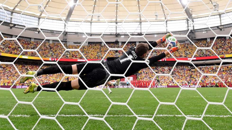 Kobel conseguiu travar a tentativa de Cucho Hernández no desempate por grandes penalidades e foi determinante para a passagem da Suíça aos quartos do Mundial