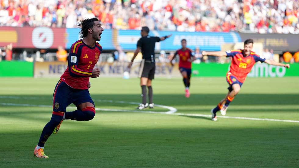 Ferran Torres marcou o único golo no início da segunda parte do prolongamento e vestiu a pele de Iniesta no segundo Mundial conquistado pela Espanha