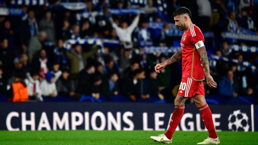 Otamendi, que também cometeu alguns erros crassos no setor recuado, tentou dar o mote na segunda parte mas não conseguiu evitar a derrota no País Basco frente à Real Sociedad