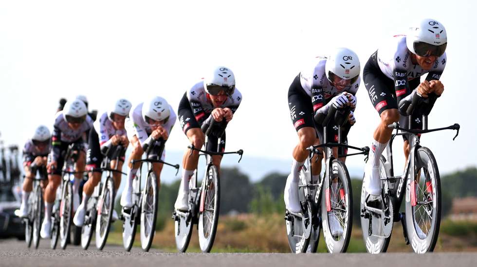 UAE Team Emirates conseguiu bater o ceticismo depois do contrarrelógio coletivo no Paris-Nice e bateu tempos da Visma e da Lidl-Trek