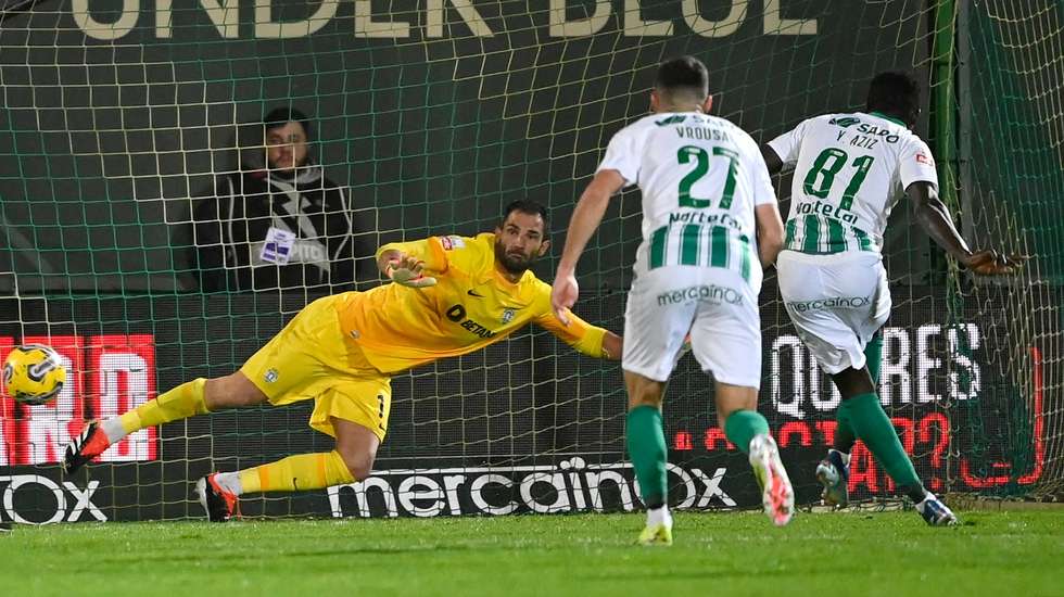 Antonio Adán teve um jogo para esquecer, não só pela grande penalidade cometida mas também pela exibição intranquila e com vários erros