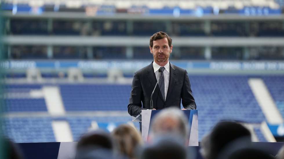 André Villas-Boas fez questão de destacar todo o legado de Pinto da Costa ao longo de 42 anos no FC Porto mas apontou o dedo à atual administração por não acelerar transição após derrota pesada nas eleições