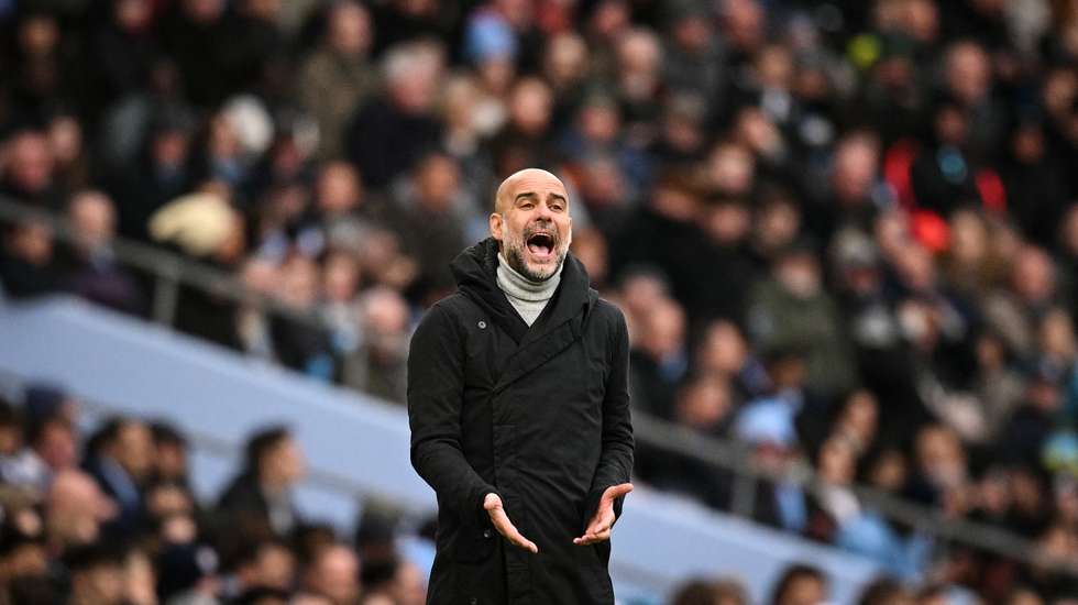 Pep Guardiola continua sem conseguir estabilizar resultados do Manchester City, que continua fora do top 4 da Premier League