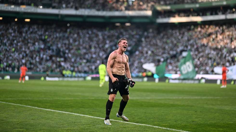 Viktor Gyökeres fechou as contas do triunfo do Sporting frente ao V. Guimarães e chegou aos 39 golos no Campeonato, 53 na temporada