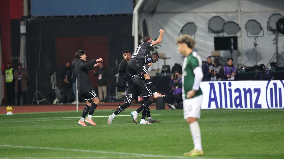 Ndoye entrou aos 78', fez o empate no segundo minuto de descontos e bisou para a reviravolta do V. Guimarães... aos 90+11'