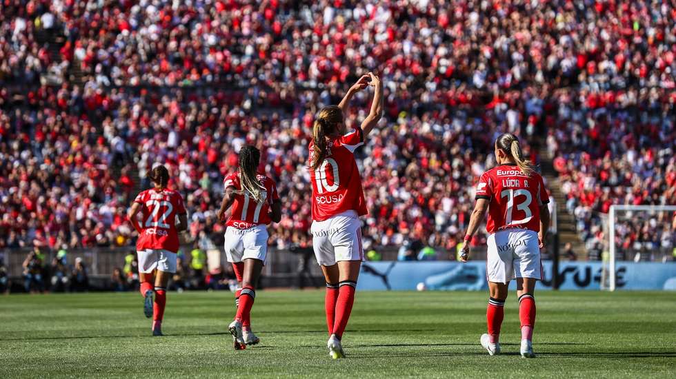Caroline Möller bisou na primeira parte com dois desvios oportunos na pequena área e carimbou a vitória do Benfica no primeiro clássico no feminino frente ao FC Porto