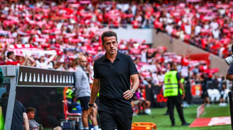 Marco Silva cumpriu primeiro objetivo da época com oito semanas de trabalho: carimbar entrada do Benfica na Liga Europa