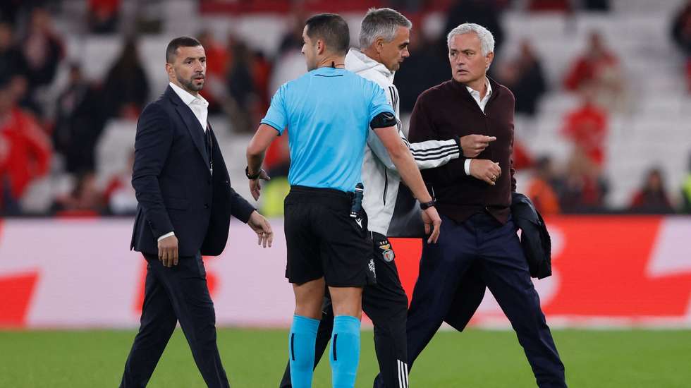 José Mourinho não gostou da arbitragem de Gustavo Correia na receção do Benfica ao Casa Pia e manifestou esse desagrado no final do encontro