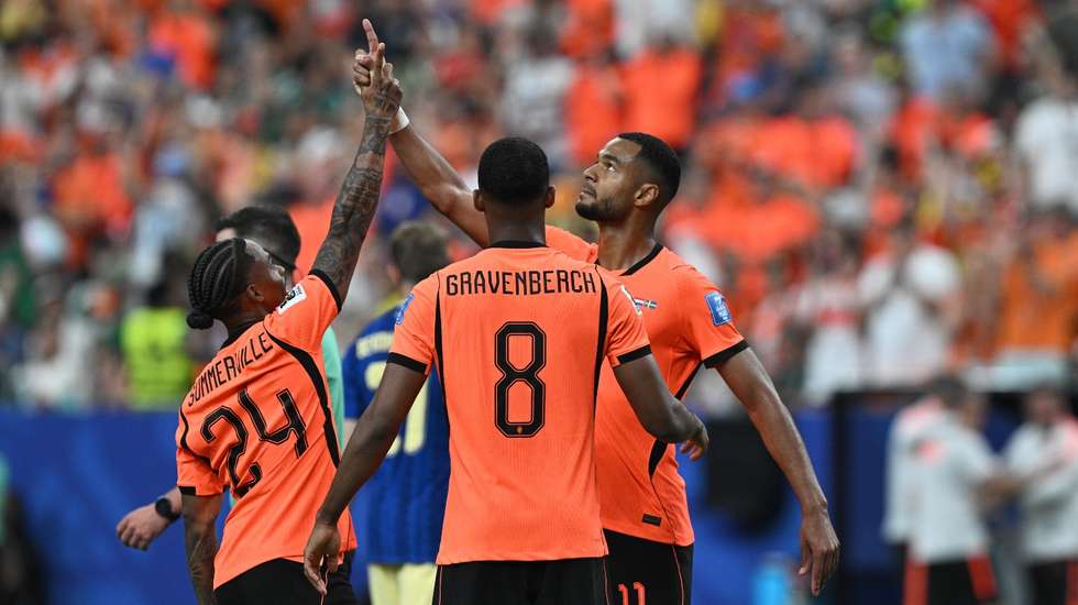 Cody Gakpo fez uma assistência na primeira parte e bisou no segundo tempo na goleada dos Países Baixos frente à Suécia