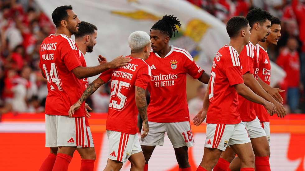 Prestianni e Rafa marcaram os golos da vitória do Benfica num jogo onde Leandro Barreiro foi outro dos destaques