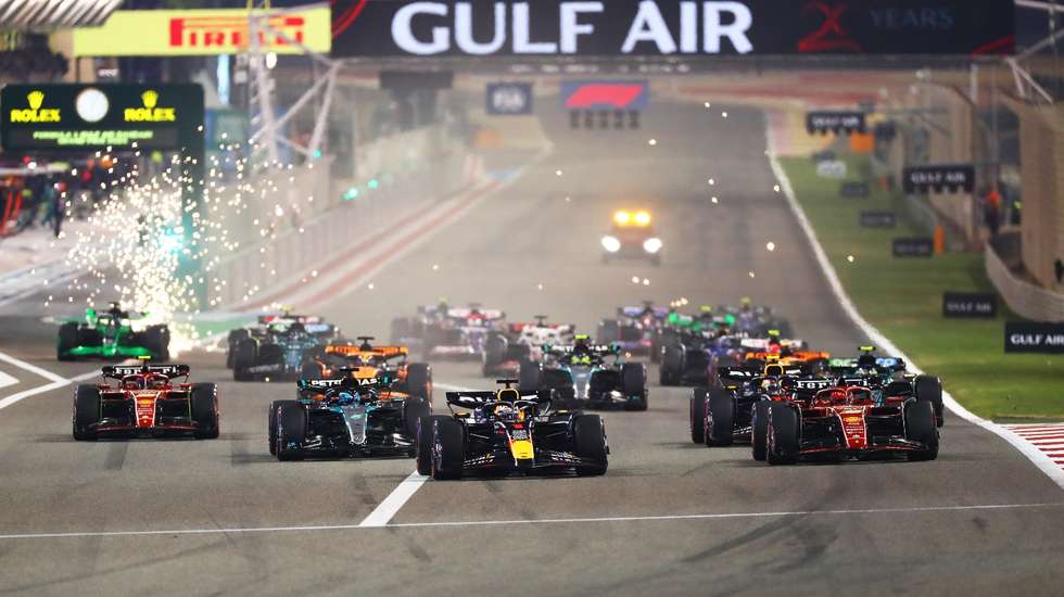 Max Verstappen conseguiu pole position, saiu na frente, manteve posição no arranque e "passeou" no Bahrain rondando sempre no primeiro lugar