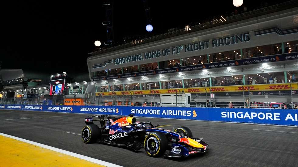 Max Verstappen conseguiu vencer sprint e corrida em Singapura. Desde 2021 que Red Bull não vencia na Marina Bay, então com um triunfo de Sergio Pérez