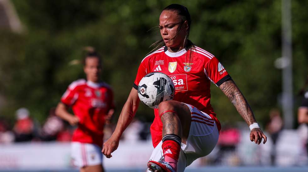 Nicole Raysla bisou ainda na primeira parte para a reviravolta e empurrou Benfica para mais uma vitória no dérbi frente ao Sporting