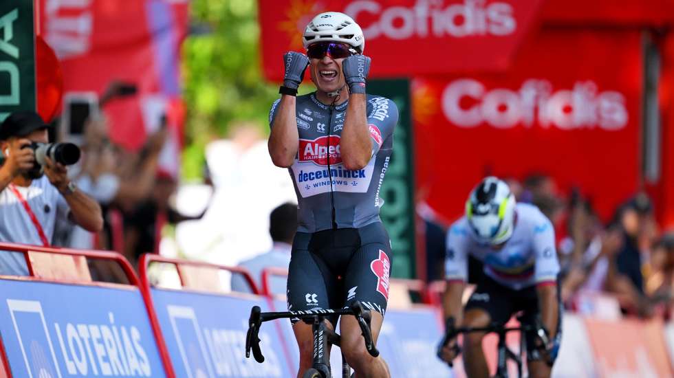 Jasper Philipsen já tinha ganho a primeira etapa da Vuelta e voltou a mostrar que é o sprinter mais forte na prova com novo triunfo em Saragoça