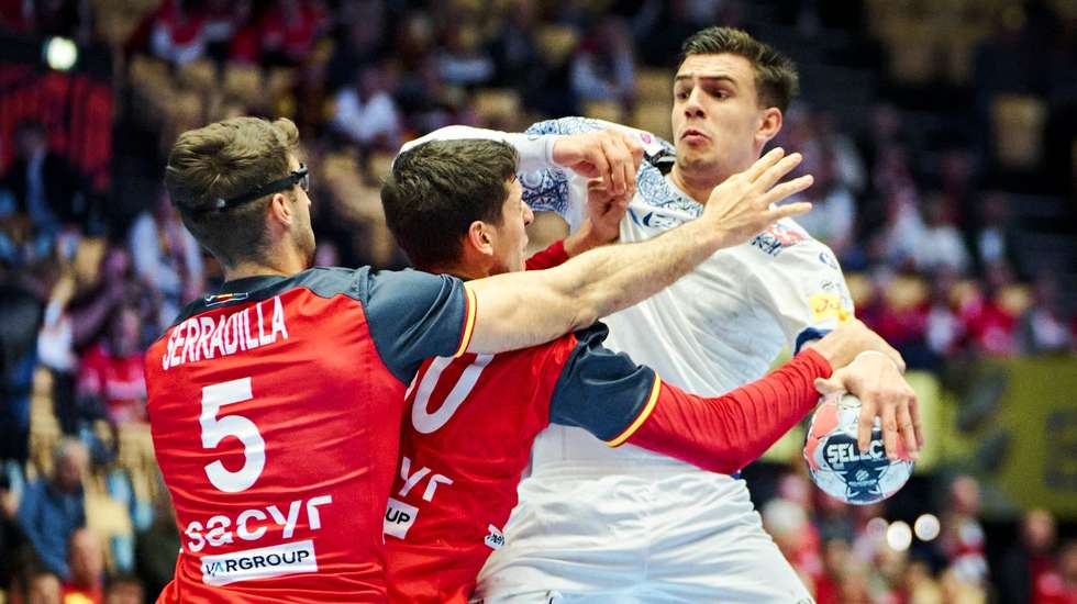 Francisco Costa voltou a ser o melhor marcador de Portugal com sete golos, quase todos feitos na primeira parte