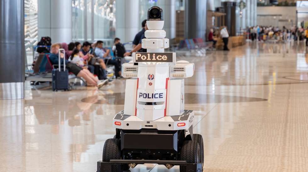 Robô de patrulha da polícia em ação no Aeroporto de Changi em Singapura. Ryan Quek/Singapore Police Force