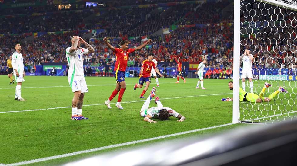 Calafiori marcou na própria baliza e Espanha festejou o único golo num jogo em que foi sempre melhor do que a Itália