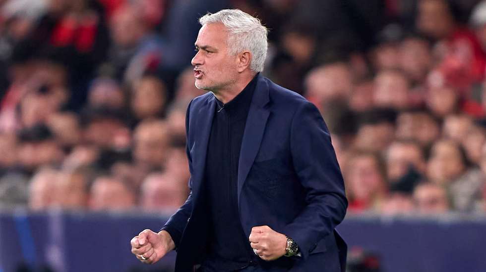 José Mourinho passou a ter vantagem nos jogos com o Nápoles e contra Antonio Conte após o triunfo do Benfica na Luz
