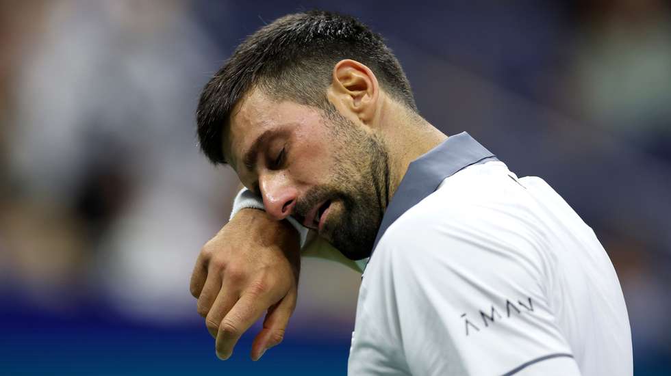 Novak Djokovic perdeu o primeiro set, conseguiu depois dar a volta mas não aguentou o ritmo e perdeu em cinco sets após quase quatro horas e meia de jogo