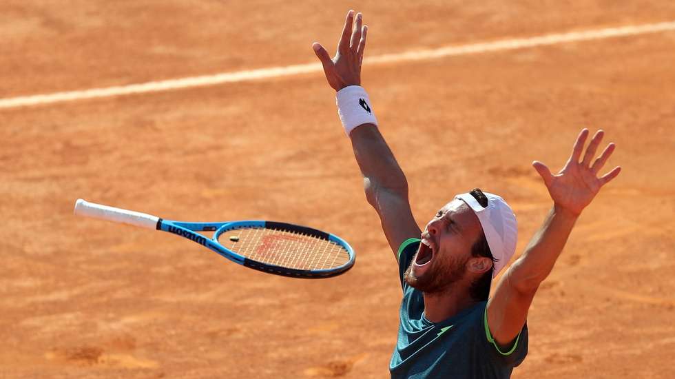 João Sousa derrotou Frances Tiafoe no Estoril Open de 2018 e tornou-se o único português a ganhar o torneio português em singulares