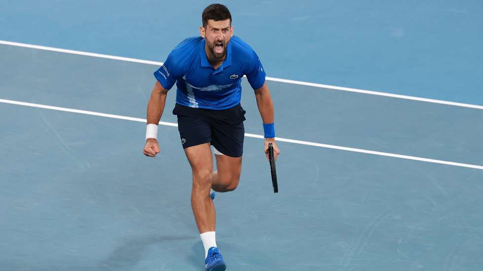 Novak Djokovic teve uma exibição fabulosa nos quartos frente a Alcaraz e volta às meias-finais do Open da Austrália com 37 anos