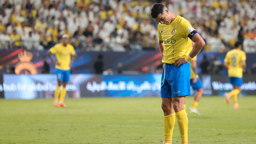 Ronaldo viu um golo anulado antes de falhar duas oportunidades que podiam ter &quot;acabado&quot; com o jogo antes do empate do Abha nos descontos