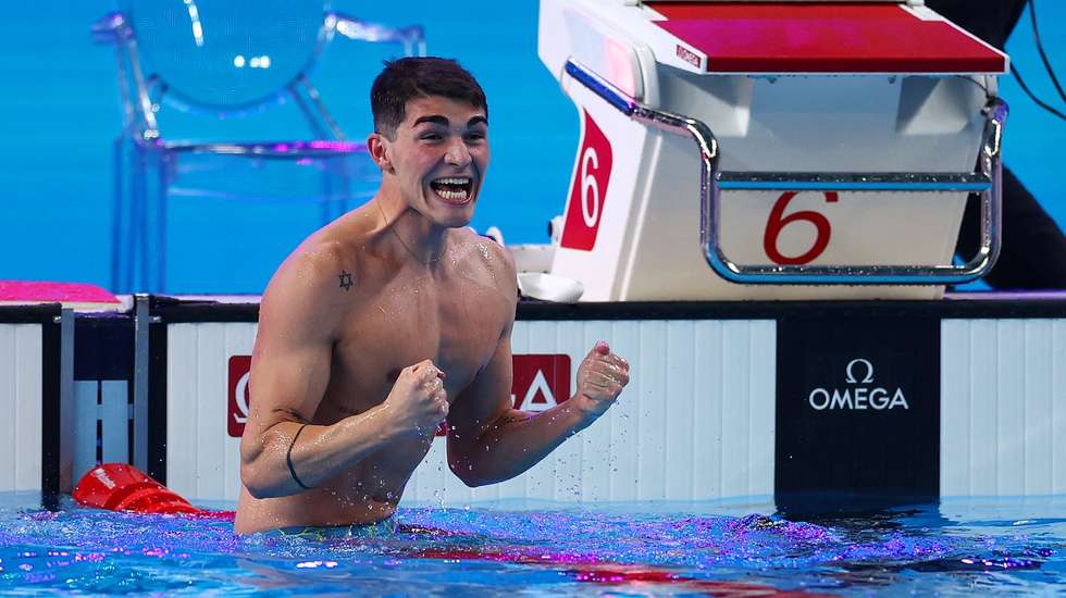 Diogo Ribeiro melhorou o tempo das eliminatórias e da meia-final e conquistou a medalha de ouro nos 50 metros mariposa dos Mundiais