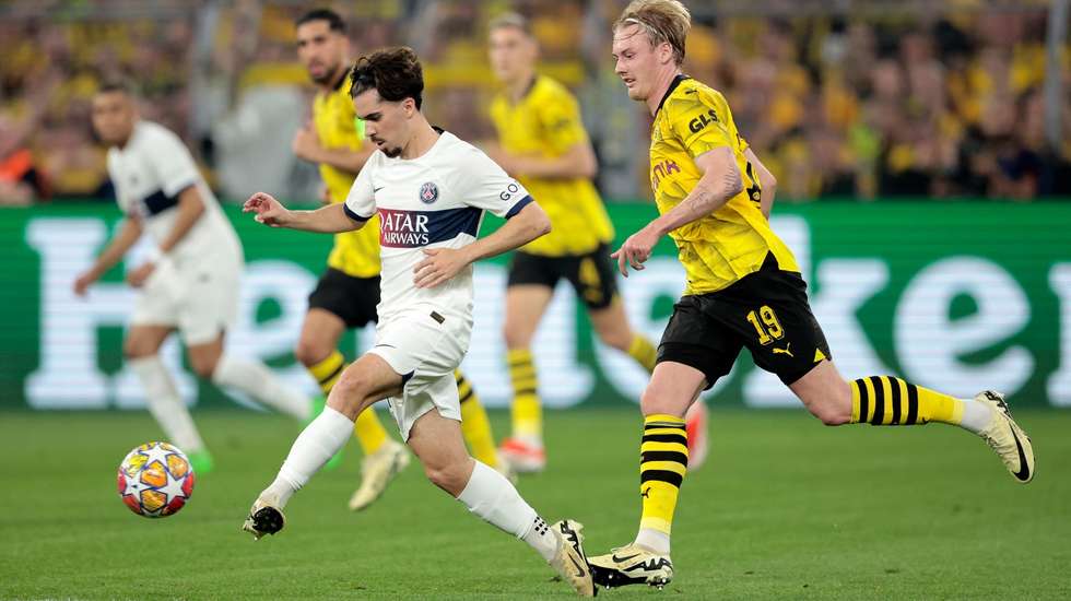 Vitinha voltou a ser o grande destaque no jogo ofensivo do PSG mas não conseguiu impedir derrota em Dortmund