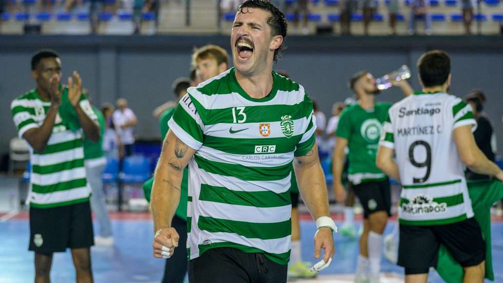 Os dois primeiros classificados de cada grupo apuram-se diretamente para os quartos de final