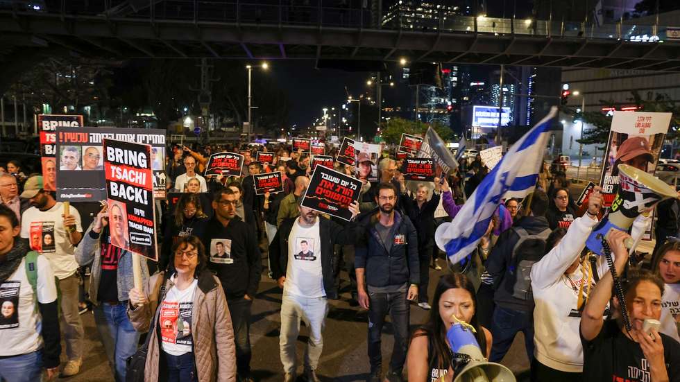 A notícia da morte dos três reféns gerou protestos em Israel