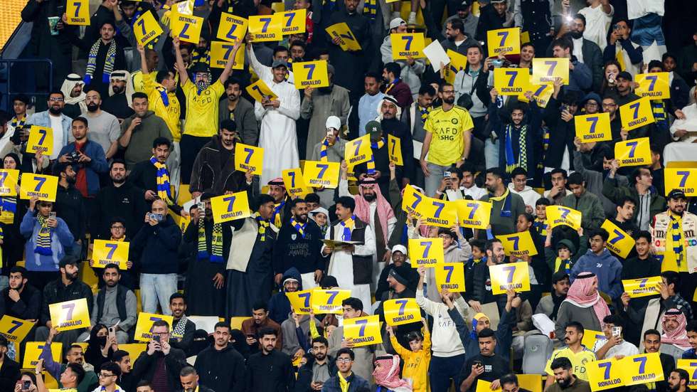 Ronaldo voltou a falhar um jogo do Al Nassr mas mereceu o apoio por parte de todos os adeptos que foram ao estádio no encontro com o Al-Ittihad