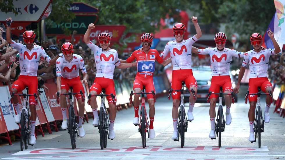 Movistar fez a festa com o triunfo de Enric Mas na Vuelta que quebrou um longo jejum espanhol em Grandes Voltas
