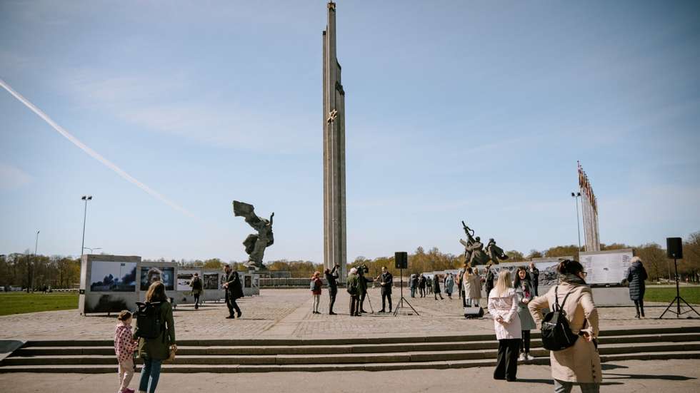 Monumento de homenagem aos soldados russos vai ser demolido na Letónia