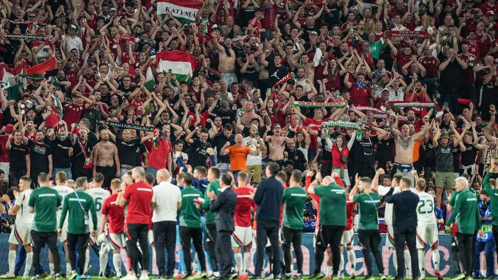 Hungria conseguiu a terceira posição com um golo no décimo minuto de descontos do suplente Csoboth e pode defrontar Portugal nos oitavos do Euro