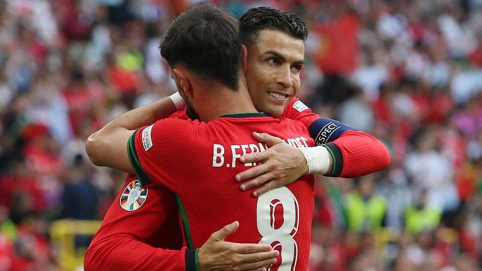 Cristiano Ronaldo fez o passe para Bruno Fernandes marcar o terceiro e último golo de Portugal frente à Turquia, tornando-se o jogador com mais assistências em Europeus a par de Poborsky