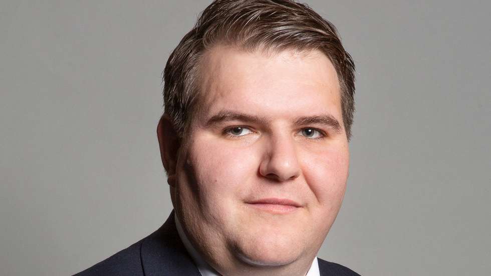 Retrato oficial do deputado britânico Jamie Wallis, disponível na página do parlamento britânico