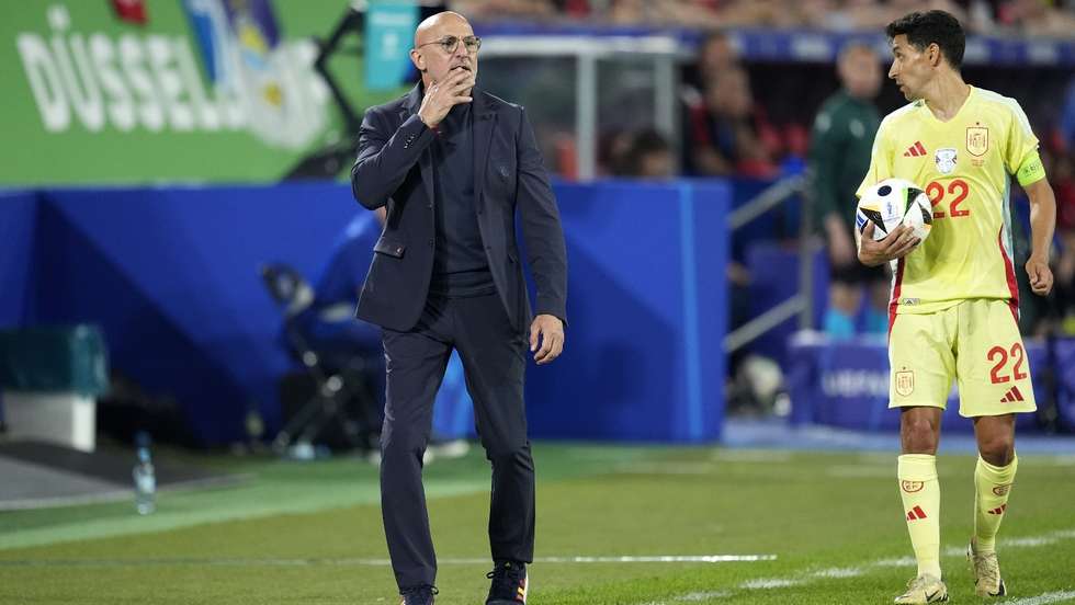 Luis de la Fuente deu a titularidade a Jesús Navas frente à Geórgia e lateral tornou-se o mais velho a representar a Espanha numa fase final