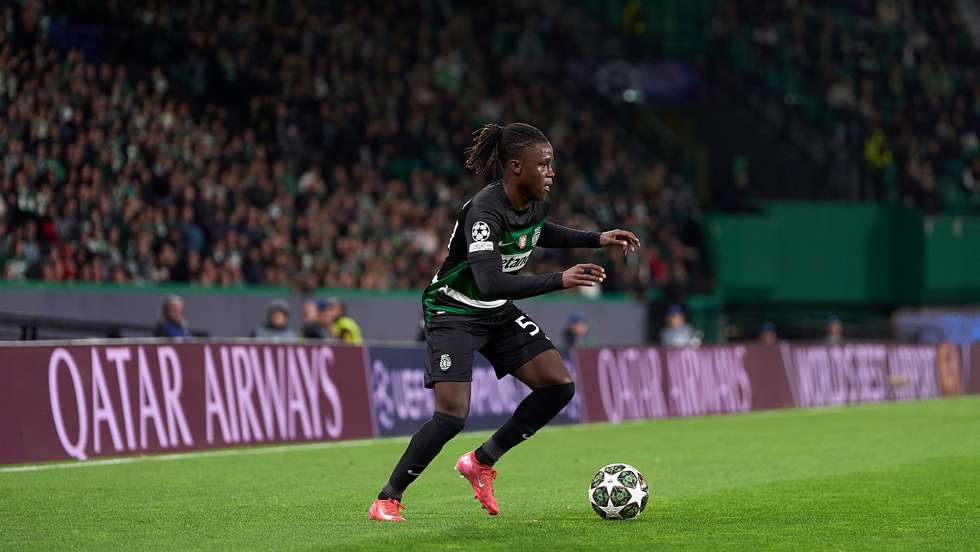 Geovany Quenda estreou-se esta temporada no plantel principal do Sporting, leva dois golos e seis assistências em 43 jogos e já foi convocado (sem jogar) à Seleção A de Portugal