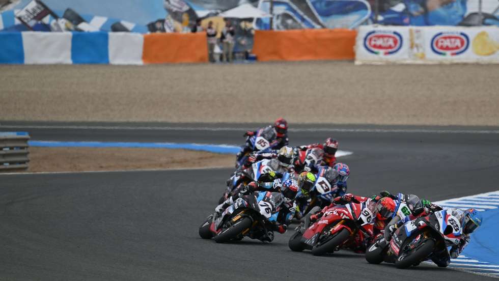 Miguel Oliveira começou em 12.º na primeira volta após a partida mas ainda foi a tempo de subir e acabar no top na corrida 2 em Jerez de la Frontera