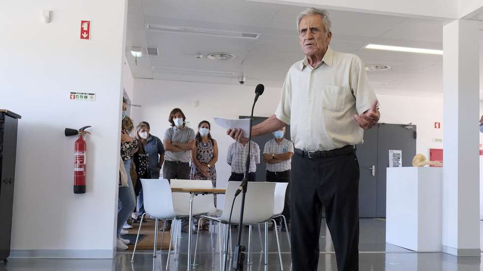 O secretário-geral do Partido Comunista Português (PCP), Jerónimo de Sousa, durante uma visita ao Centro de Experimentação Artística do Vale da Amoreira. Moita, 18 de Setembro de 2021. No próximo dia 26 de setembro mais de 9,3 milhões eleitores podem votar nas eleições Autárquicas, para eleger os seus representantes locais. RUI MINDERICO/LUSA