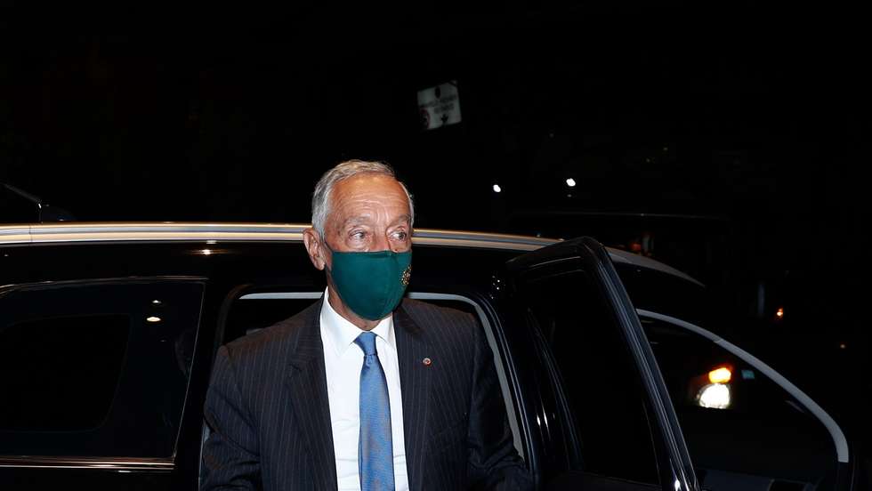 O Presidente da República de Portugal, Marcelo Rebelo de Sousa, à chegada ao hotel em São Paulo, Brasil, 30 de julho de 2021. O Presidente português inicia hoje uma visita de quatro dias ao Brasil, onde participa na cerimónia de reinauguração do Museu da Língua Portuguesa, e tem encontros previstos com os antigos Presidentes, Lula da Silva, Fernando Henrique Cardoso e Michel Temer, e com o chefe de Estado brasileiro, Jair Bolsonaro, bem como representantes da comunidade portuguesa de São Paulo. ANTÓNIO COTRIM/LUSA