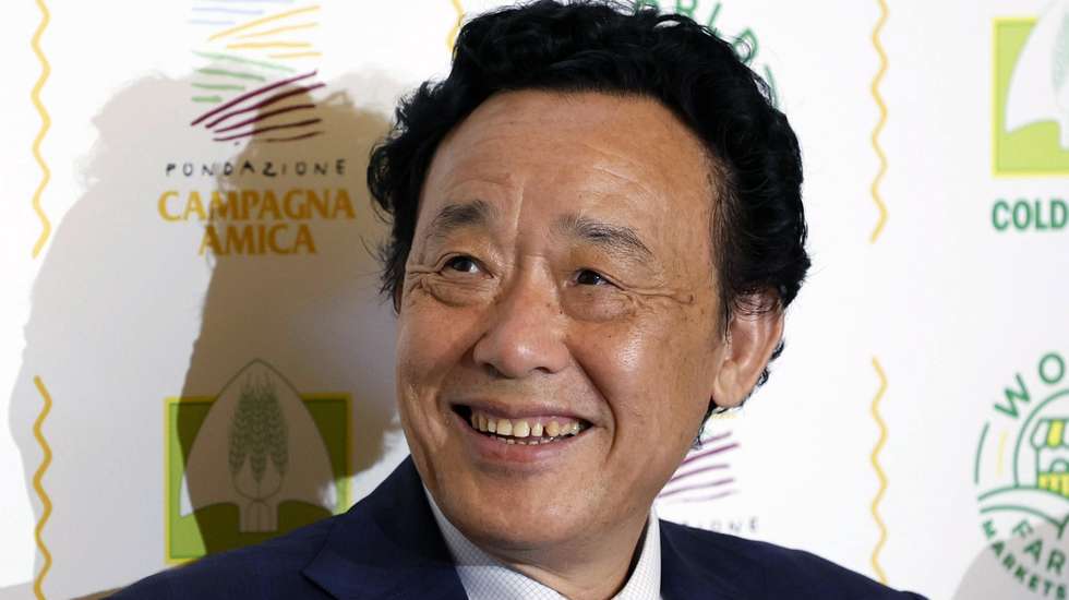 epa10645723 Qu Dongyu, Director general of the Food and Agriculture Organization (FAO), smiles during the Biodiversity Day organized by Italians Farmers' Association Coldiretti with farmers from all over the world, in Rome, Italy, 22 May 2023. International Day for Biological Diversity is celebrated annually on 22 May.  EPA/FABIO FRUSTACI