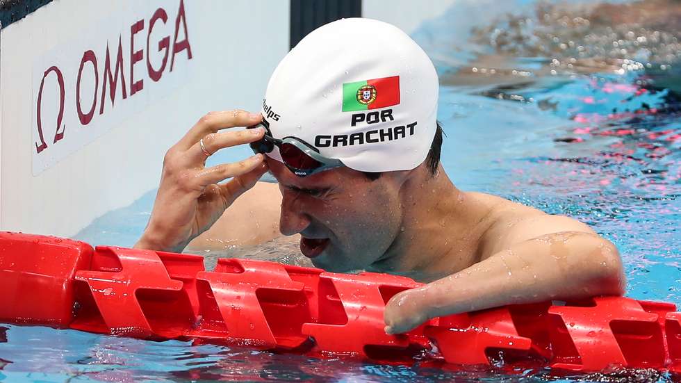 O nadador Português, David Grachat no final da prova masculina de natação de 400 metros livres S9 esta manhã no Centro Aquatico de Tóquio, nos jogos Paralímpicos de Toquio 2020, Japão, 25 de agosto de 2021. MIGUEL A. LOPES/LUSA
