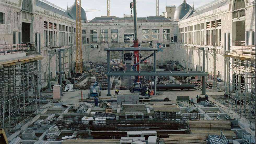 Na recente renovação, Nuno Valentim soube ser fiel às ideias originais de Correia Silva, arquitecto municipal desde 1911 e autor do projecto do Mercado do Bolhão tal como o conhecemos, construído entre 1914 e 1917, com claras afinidades com o estilo Beaux-Arts