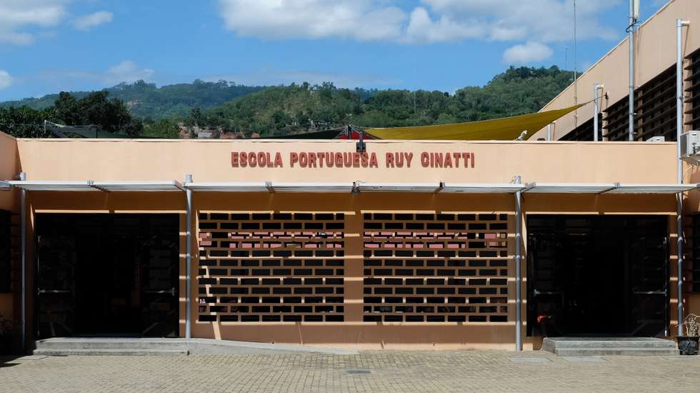 Os professores da Escola Portuguesa de Díli auferem um salário idêntico ao de Portugal sem qualquer compensação financeira, ao contrário dos professores em regime de mobilidade
